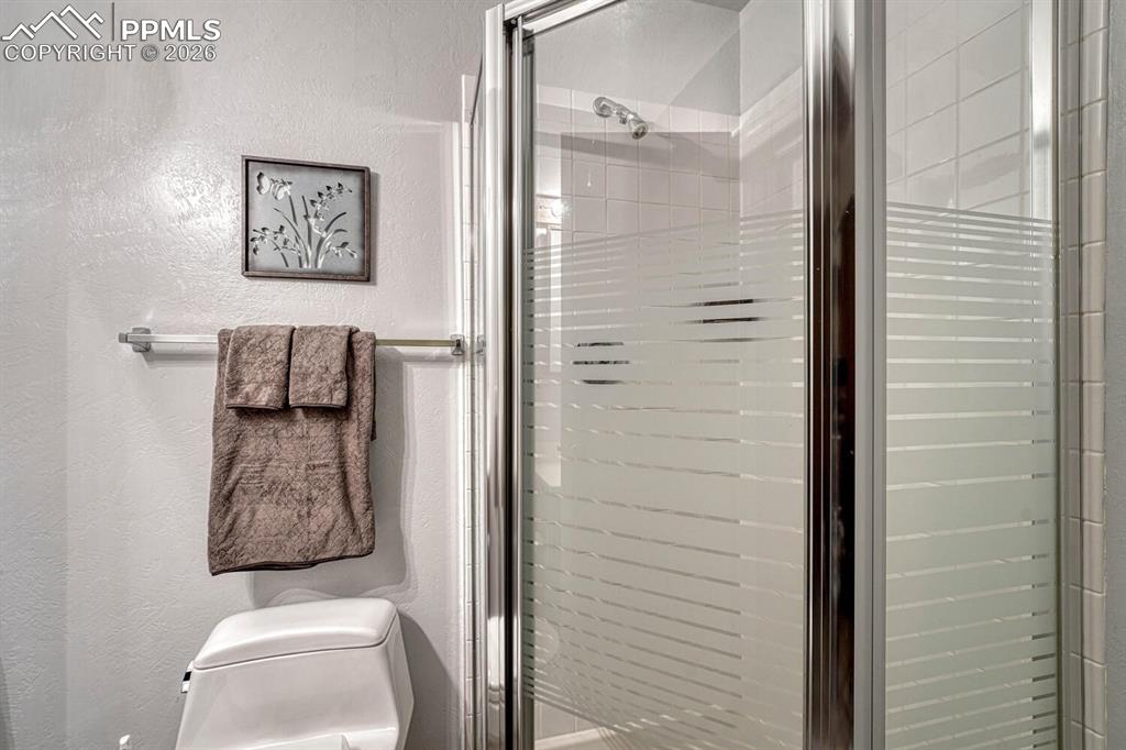 Image 46 of 48: Bathroom