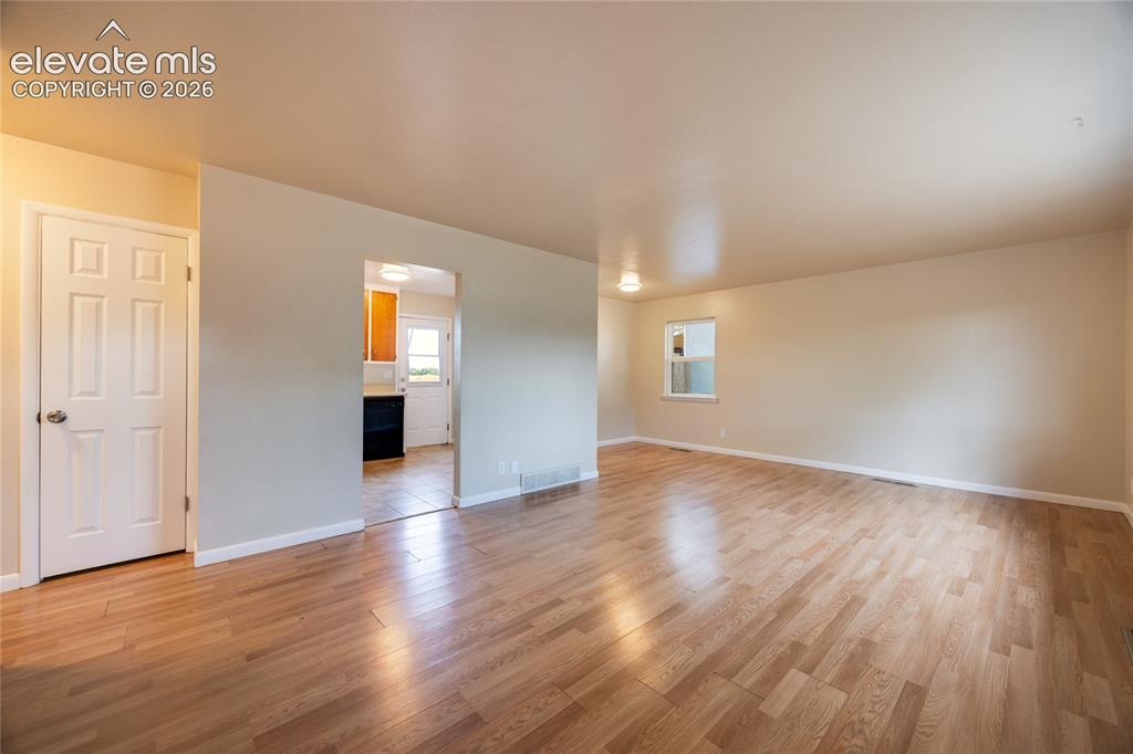 Image 4 of 17: Living Room