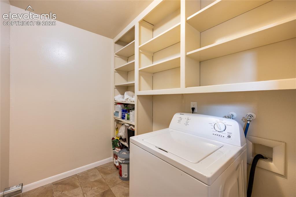 Image 9 of 17: Laundry