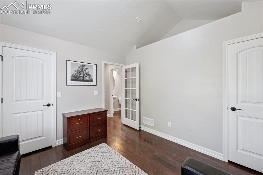 Image 18 of 39: Bedroom