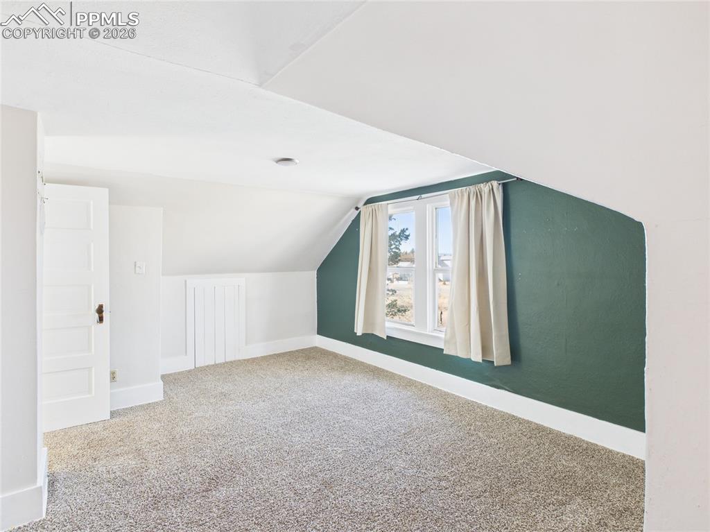 Image 16 of 21: Bonus Room