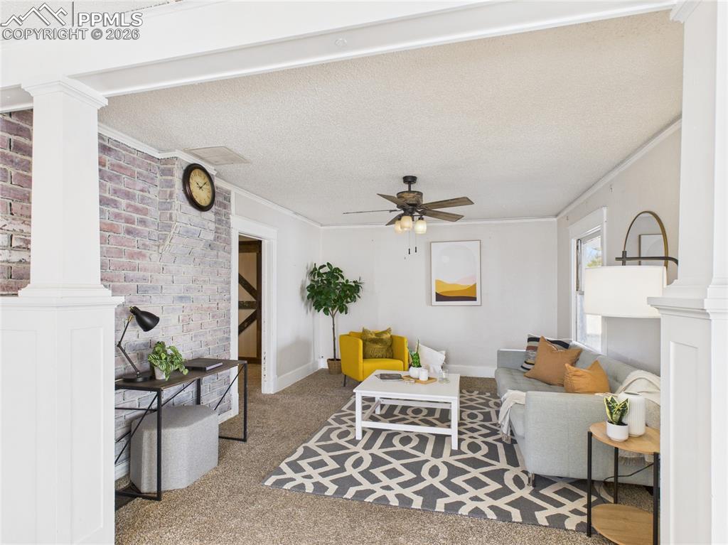 Image 3 of 21: Living Room