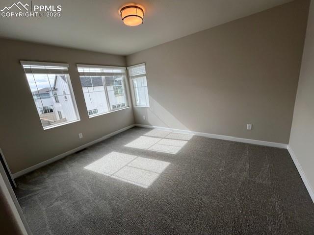 Image 13 of 24: Bedroom