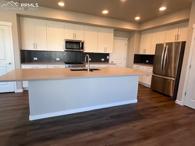 Image 3 of 24: Kitchen