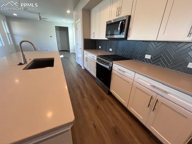 Image 4 of 24: Kitchen