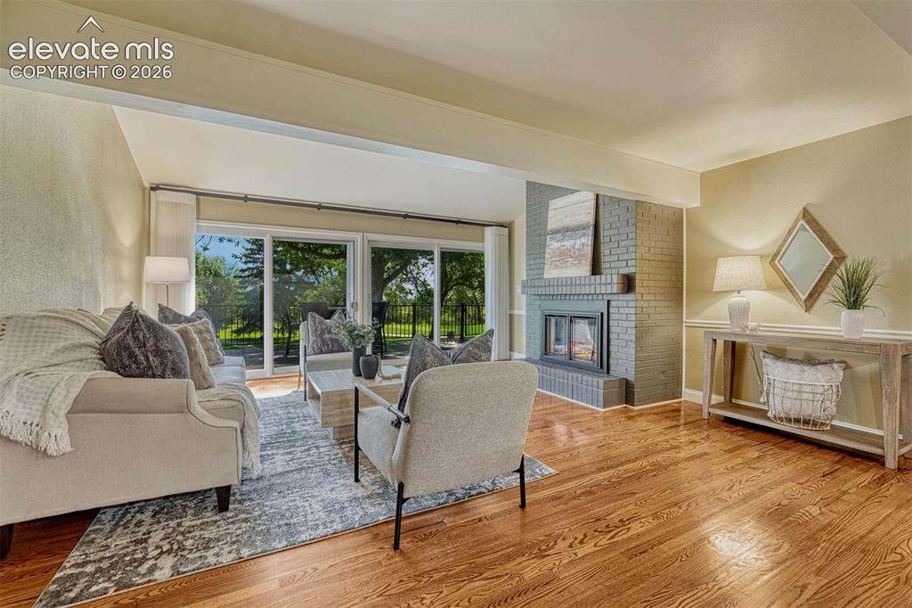 Image 10 of 50: Living Room
