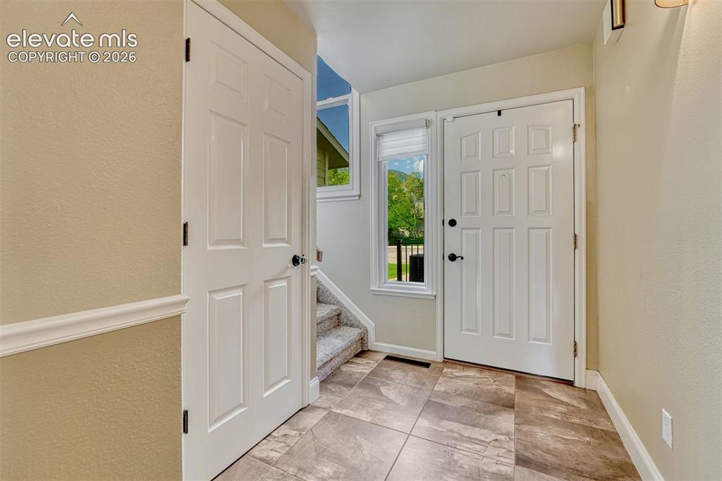 Image 9 of 50: Entry