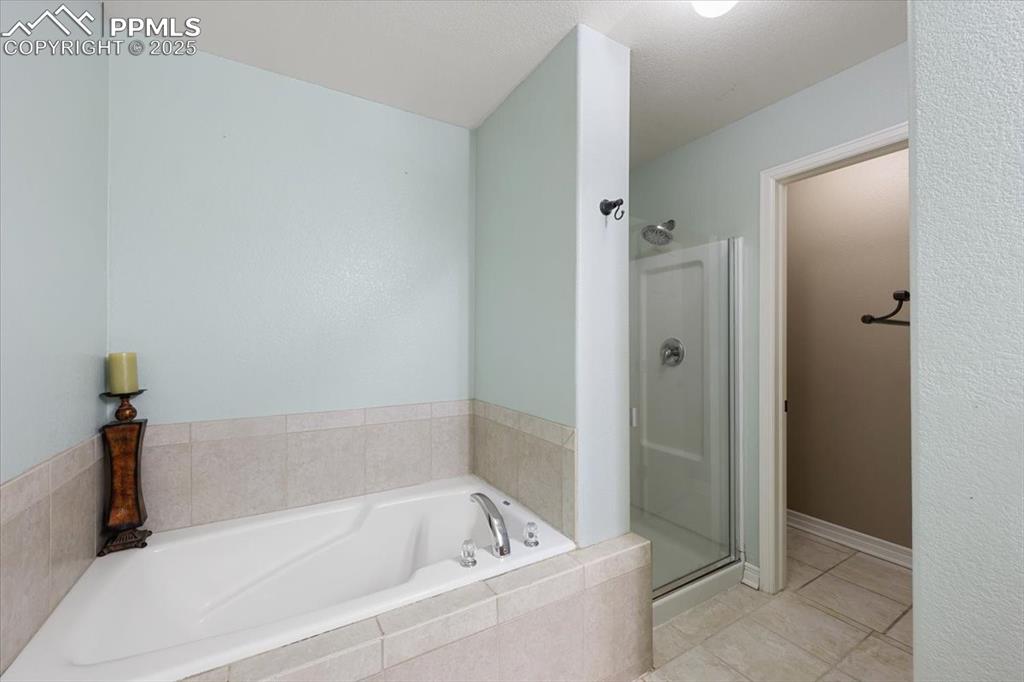 Image 17 of 42: Bathroom