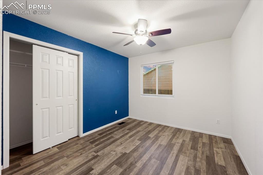 Image 21 of 42: Bedroom