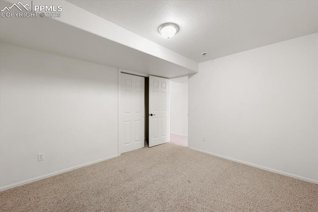 Image 34 of 42: Bedroom