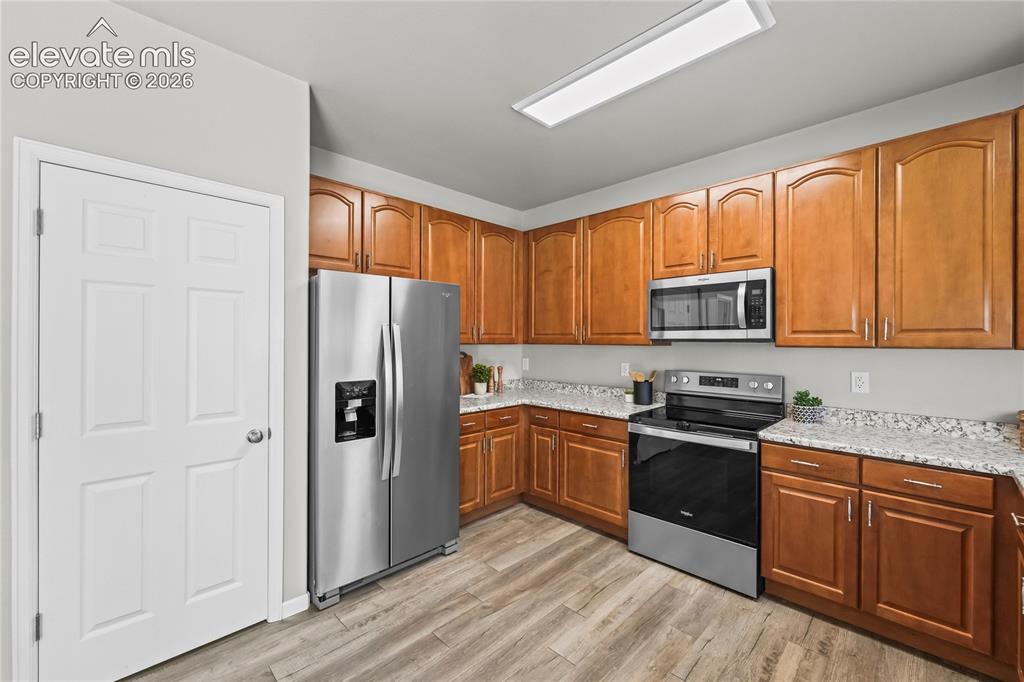 Image 13 of 34: Kitchen