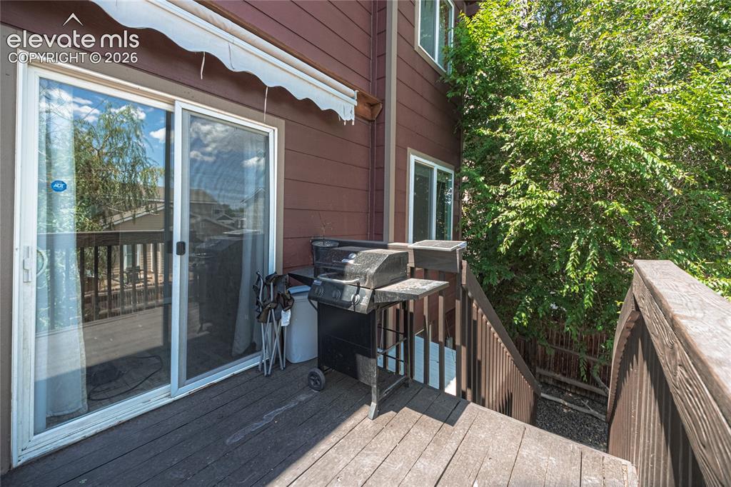 Image 20 of 28: Deck