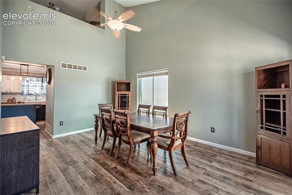 Image 5 of 28: Living Room