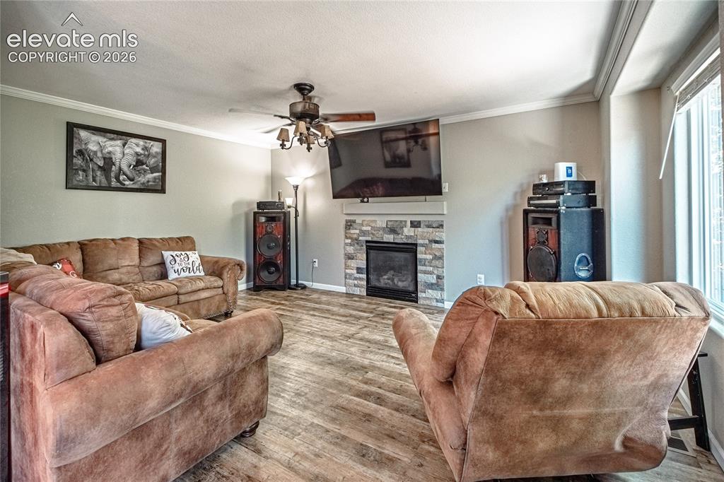Image 7 of 28: Dining Area