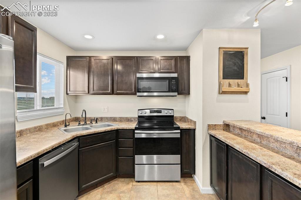 Listing 5447600, Image 12 of 45