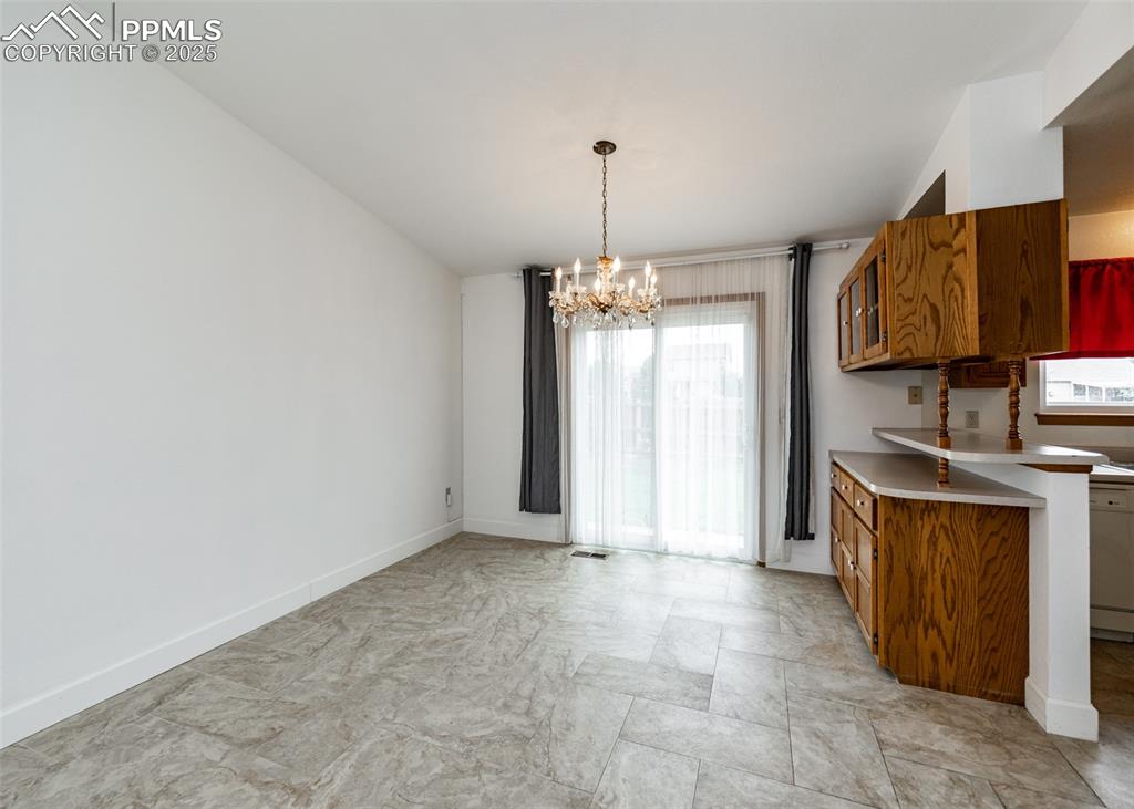 Image 8 of 34: Kitchen