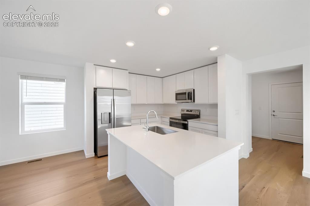 Image 3 of 12: Kitchen