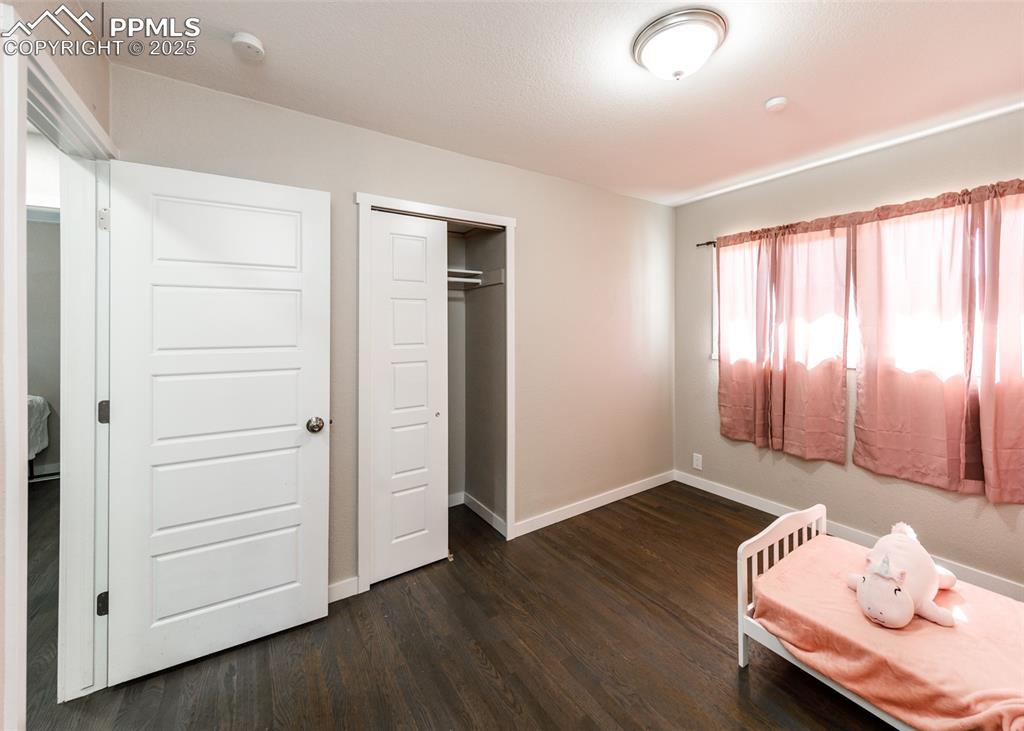 Image 24 of 42: Bedroom