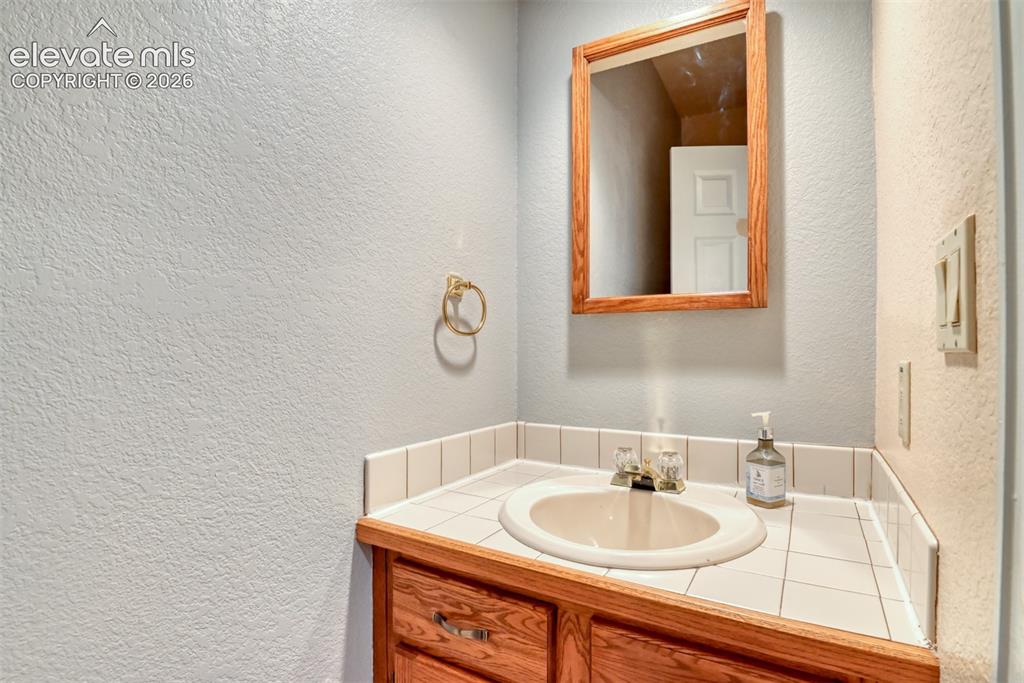 Image 17 of 39: Bathroom