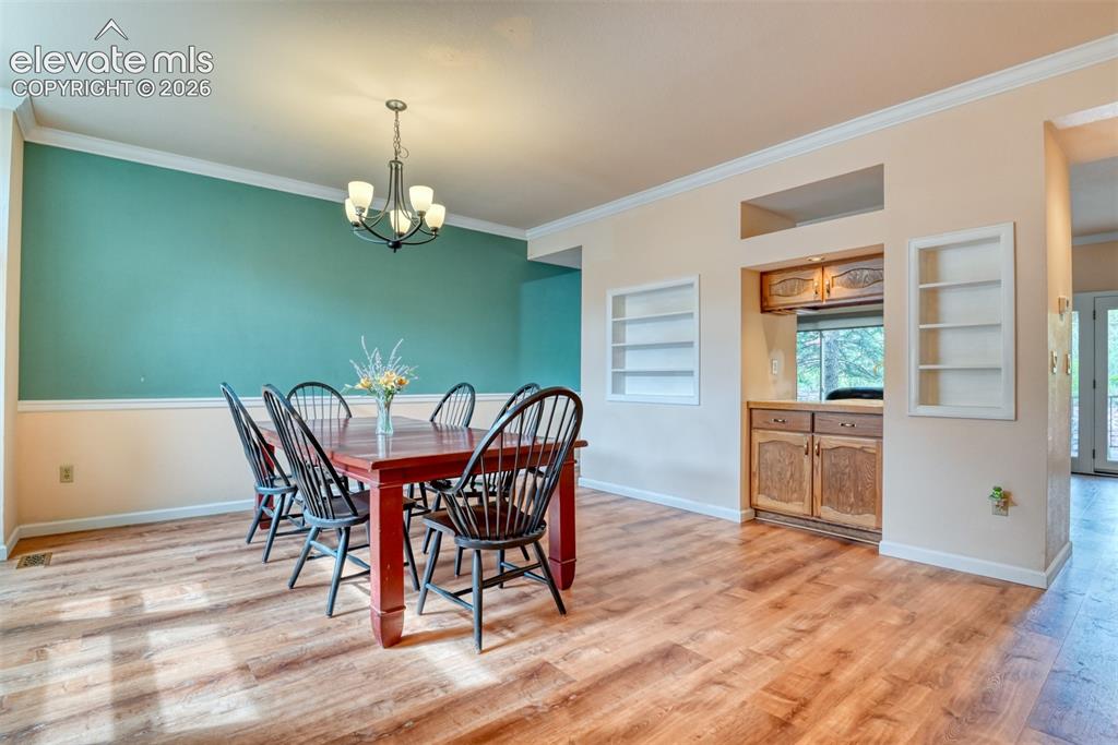 Image 6 of 39: Dining Area