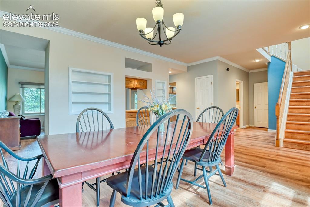 Image 7 of 39: Dining Area