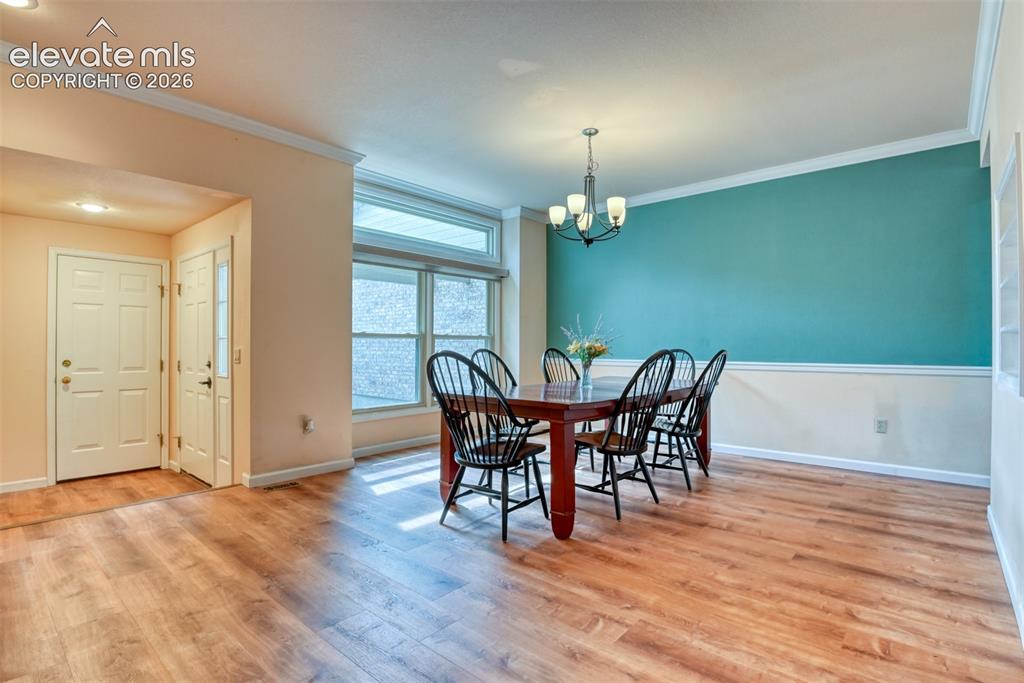 Image 9 of 39: Dining Area
