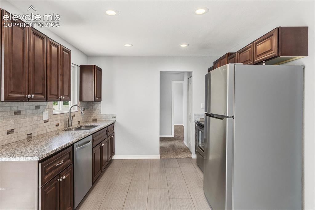 Image 10 of 34: Kitchen