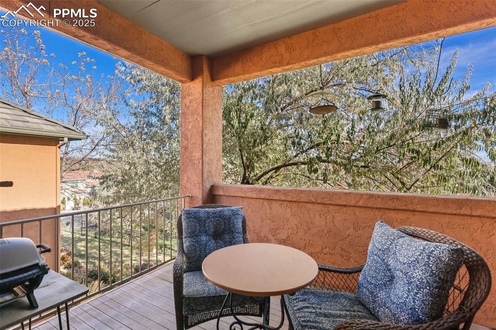 Image 14 of 37: Upper covered deck