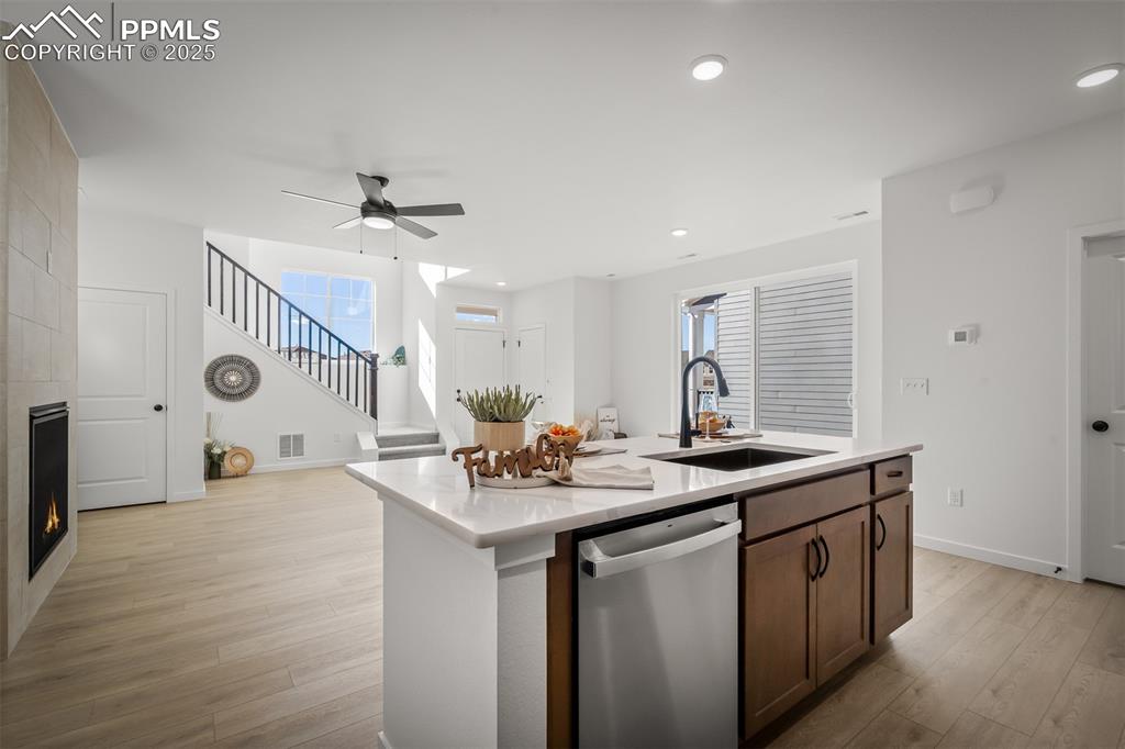 Image 14 of 31: Kitchen