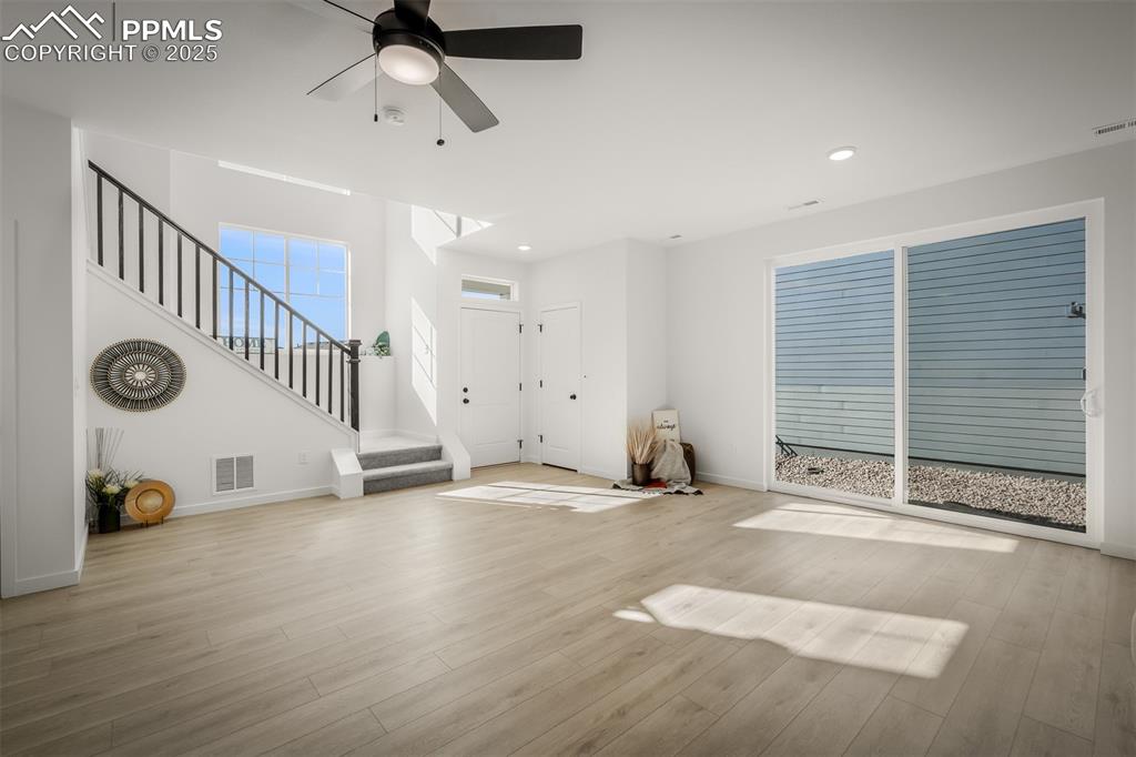 Image 5 of 31: Living Room