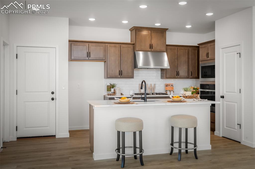 Image 8 of 31: Kitchen