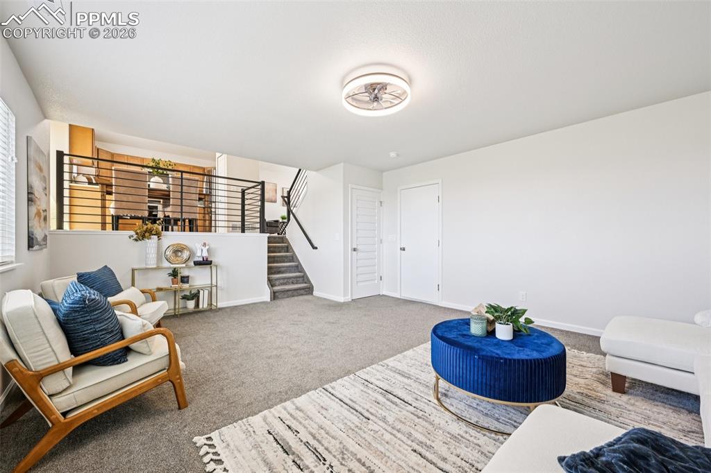 Image 10 of 39: Family Room