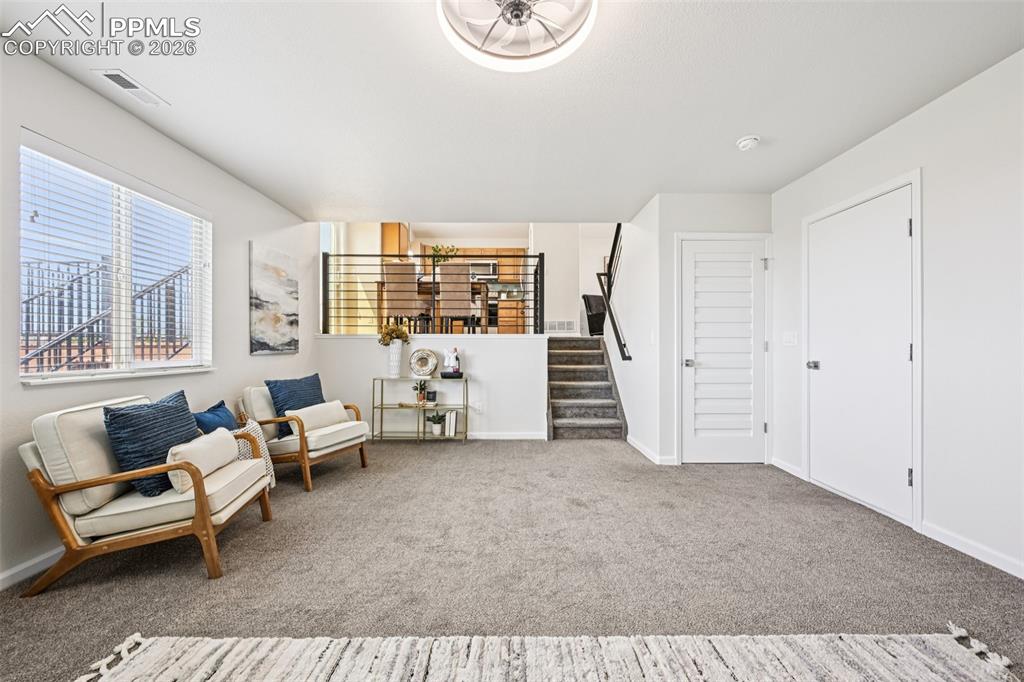 Image 11 of 39: Family Room