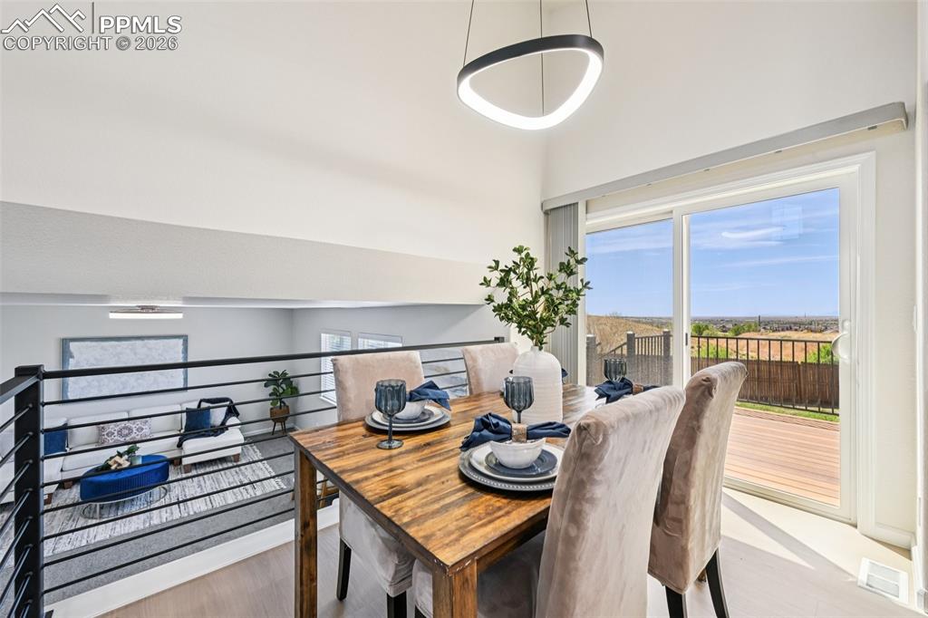 Image 15 of 39: Dining Area