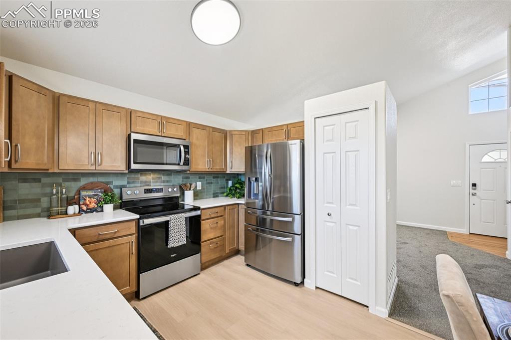 Image 18 of 39: Brand new cabinets and counter tops