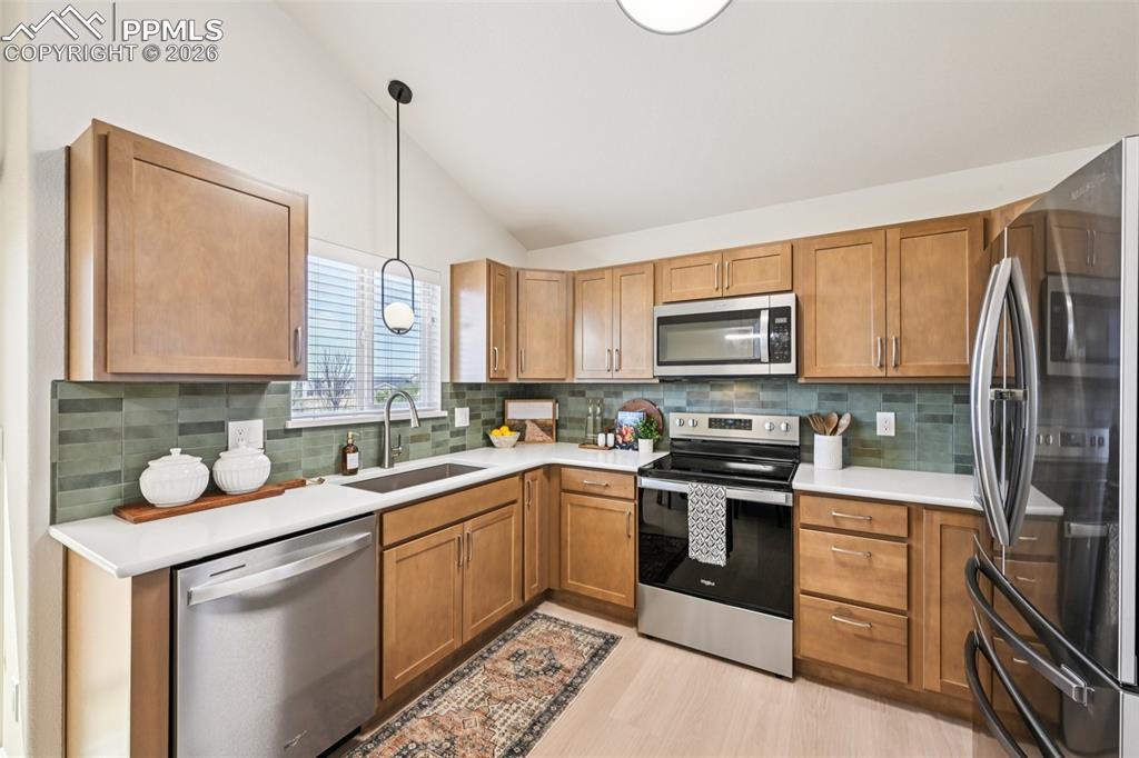 Image 20 of 39: Brand new cabinets and counter tops