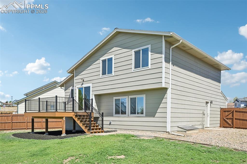 Image 36 of 39: Back of Structure