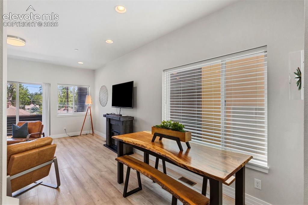 Image 12 of 43: Dining Area