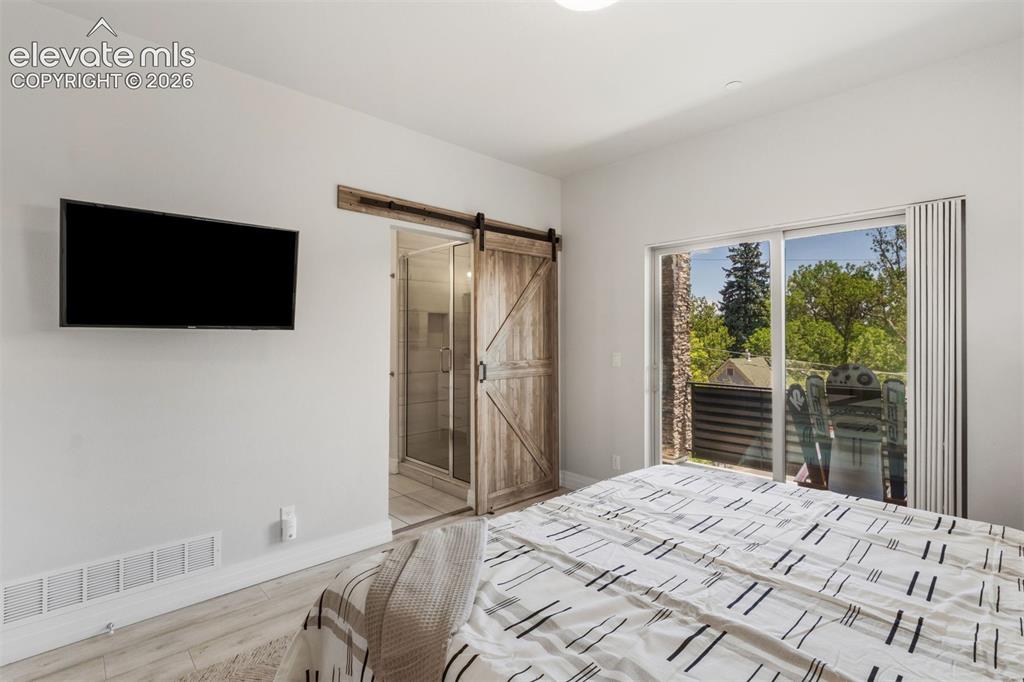 Image 14 of 43: Bedroom