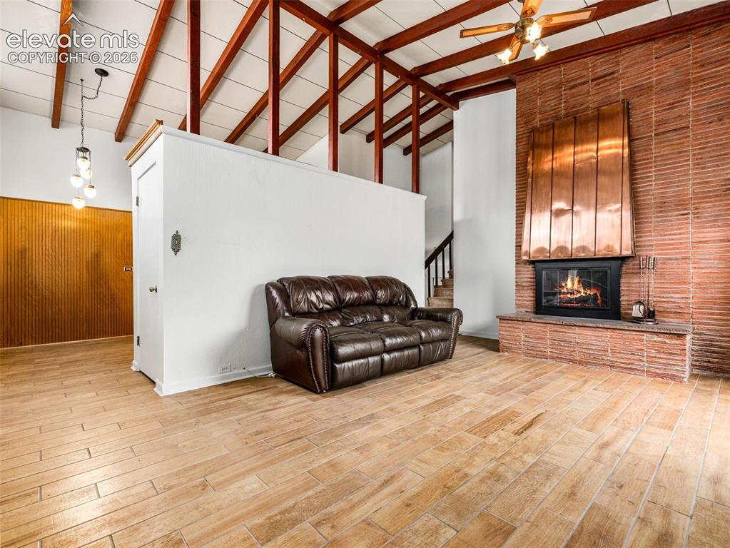 Image 15 of 39: Living Room