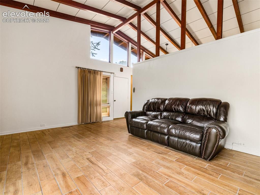 Image 16 of 39: Living Room