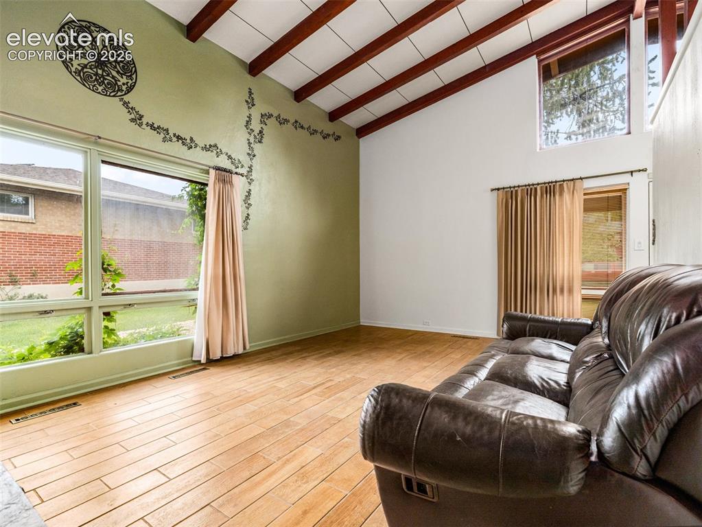 Image 17 of 39: Living Room