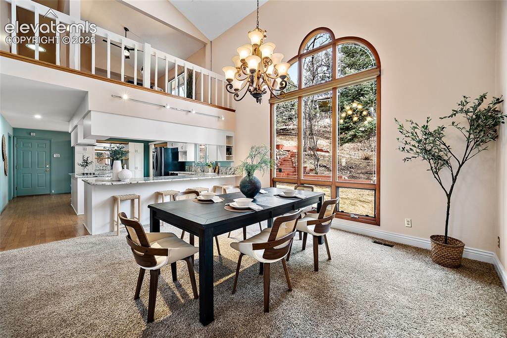 Image 7 of 42: Dining Area