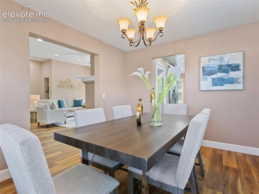 Image 8 of 38: Dining Area
