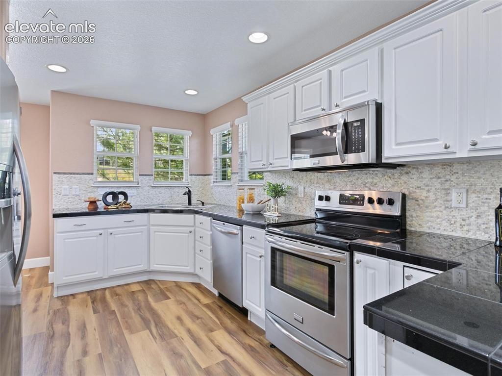 Image 9 of 38: Kitchen