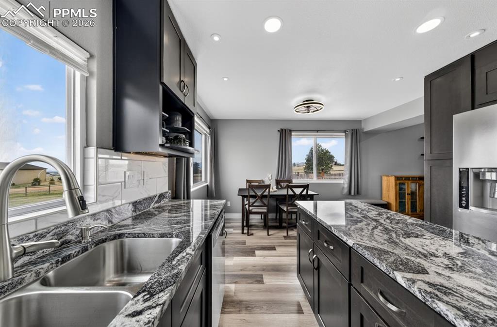 Image 11 of 50: Kitchen
