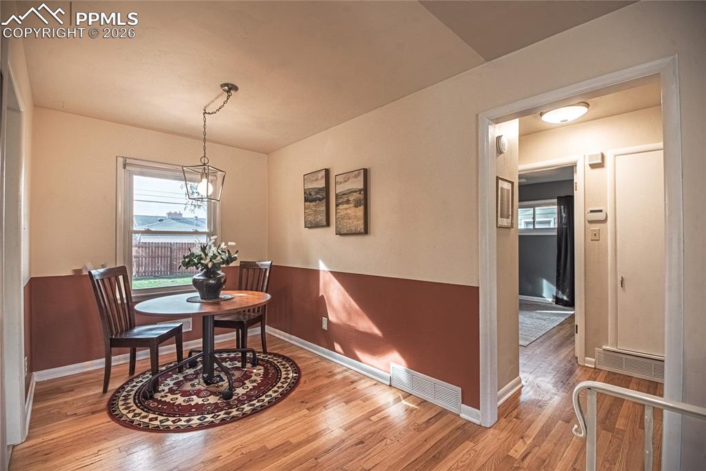 Image 10 of 38: Dining Area