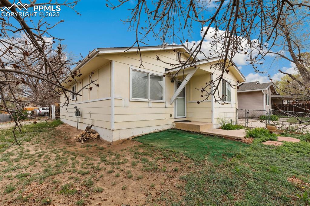 Image 3 of 27: Front of Structure