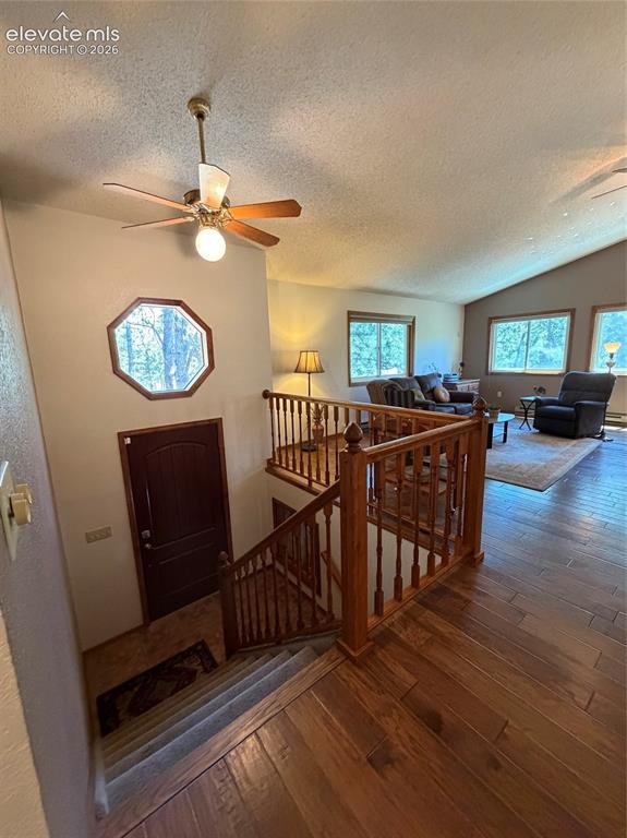 Image 11 of 46: Entrance Foyer