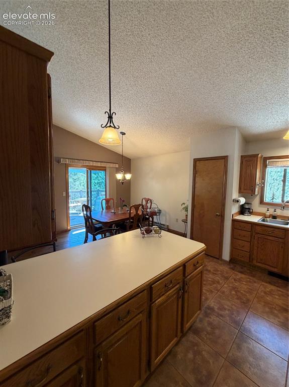 Image 13 of 46: Breakfast Area